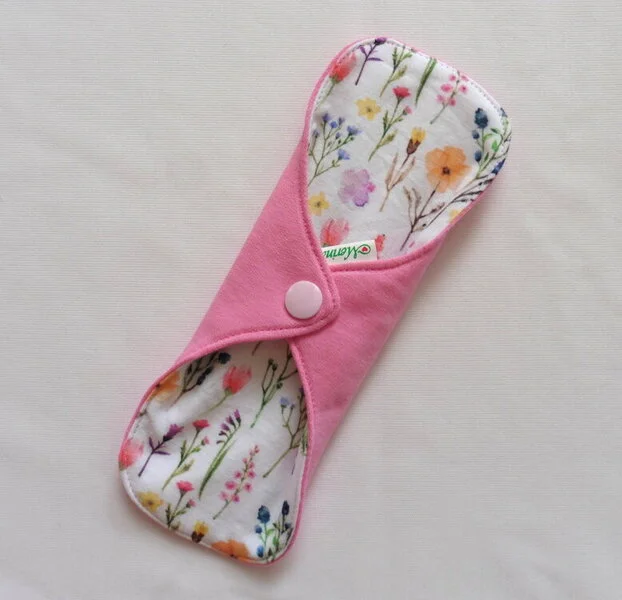 mezei virágos pink belsős mosható betét